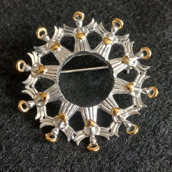 Vintage 2002 Avon Angles of Harmony Circle Wreath Brooch Cottagecore - Picture 1 of 5